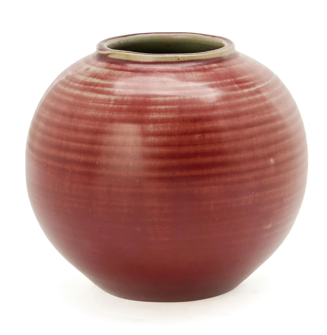 Globular stoneware vase decorated with oxblood glaze. Signed monogram. Made by Royal Copenhagen. H. 12.5 cm. Diam. 15 cm. — Modern Decorative Art — Bruun Rasmussen
