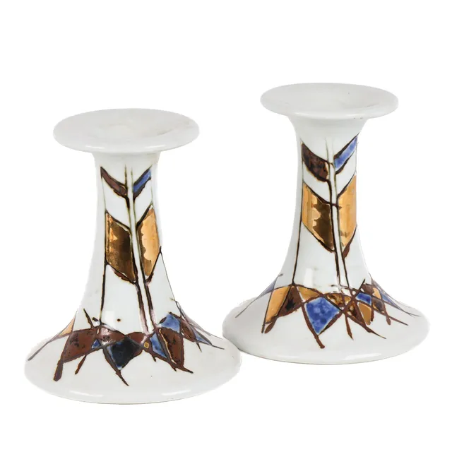 Tue Poulsen. A pair of stoneware candlesticks (2) (cd)