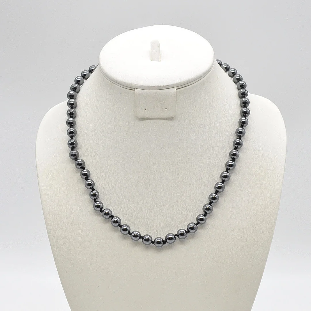 HÄMATIT PERLENCOLLIER, PERLEN EINZELN GEKNÜPFT, GRAU, VINTAGE, CA. 51 CM. — Necklace — Kunst- und Auktionshaus Kleinhenz