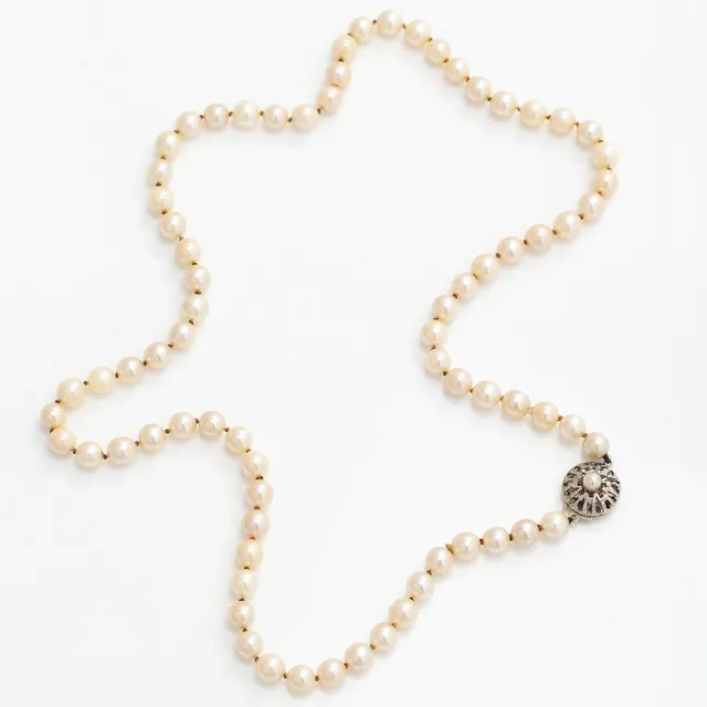 Pärlcollier, odlade pärlor, lås 18K vitguld.