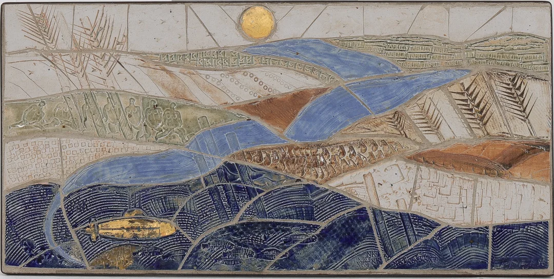 Birgit Krogh. Ceramic relief with landscape, sea and submarine (cd) — Glass, porcelain and ceramics/Other glass, porcelain and ceramics — Lauritz