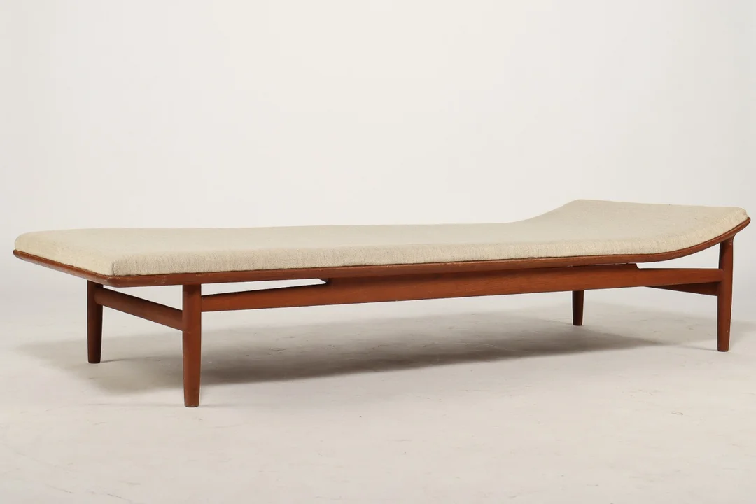 Kurt Østervig for Jason Møbler. Teak daybed, No. 311 — Furniture/Lounge suites, sofas — Lauritz
