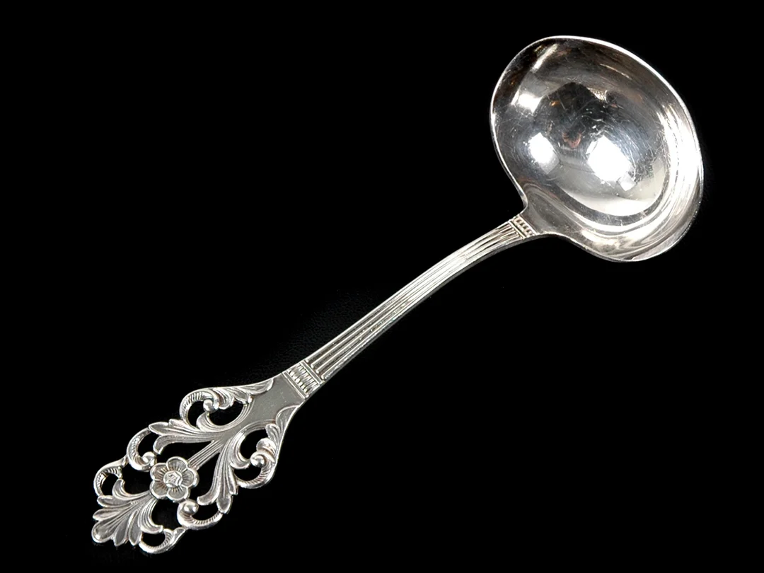 SÅSSLEV, silver, längd 16,5 cm, vikt 44 g, Norge, svenska kontrollstämplar. — Silver/Matsilver — Kaplans