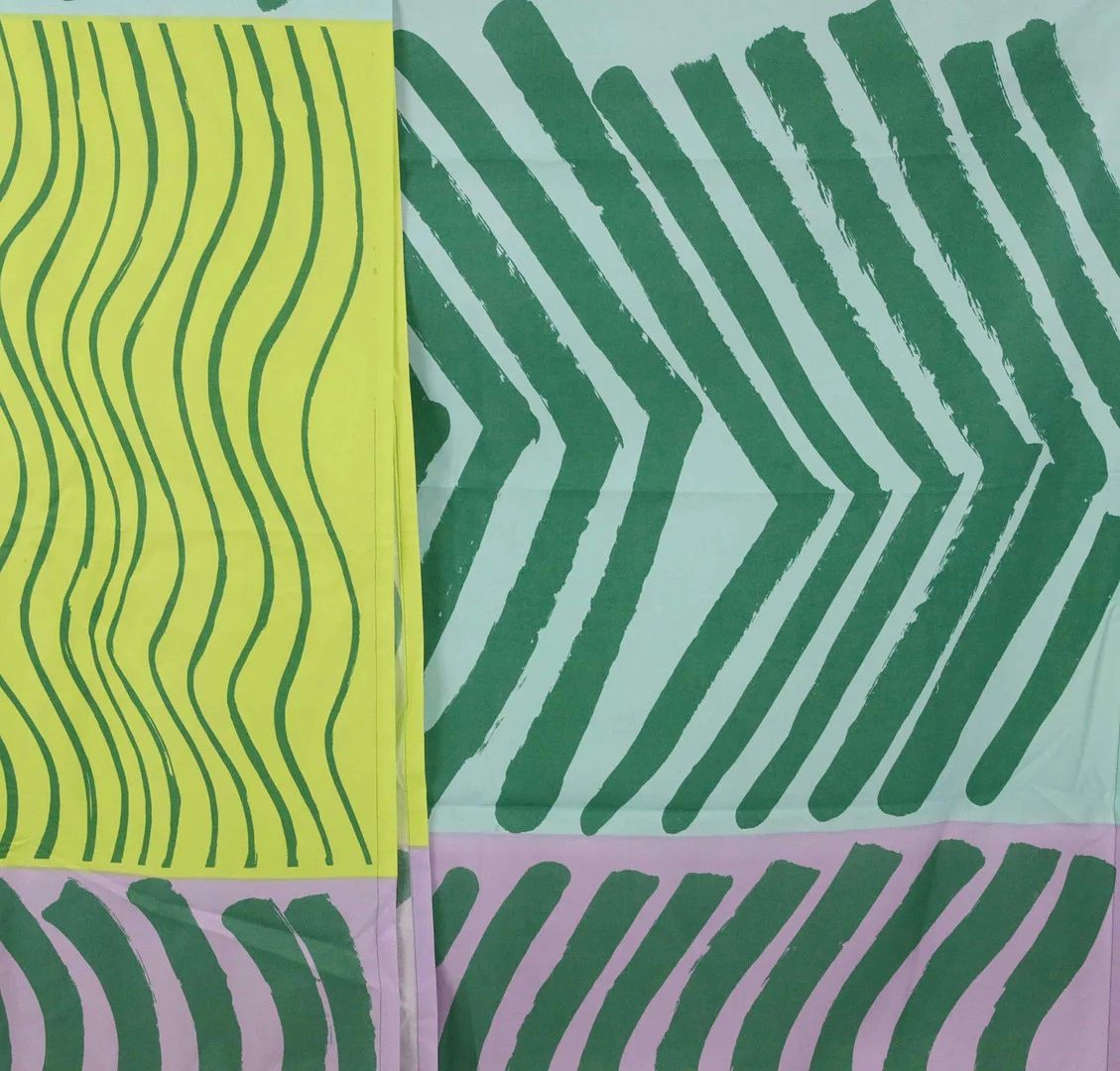 MAIJA ISOLA. gardiner, ett par, Silkkikuikka, Marimekko. — Textiles — Hälsinglands Auktionsverk