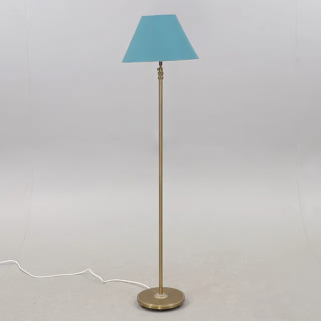 GOLVLAMPA, mässing, 1900-talets andra hälft.
