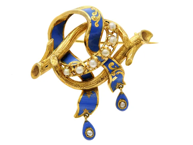 BROSCH, 18K guld, ljusblå emalj, orientaliska pärlor, en imitationspärla, antik, Stockholm 1881, 5,4x4,9 cm, vikt 15,3 g, emaljskada, originaletui.