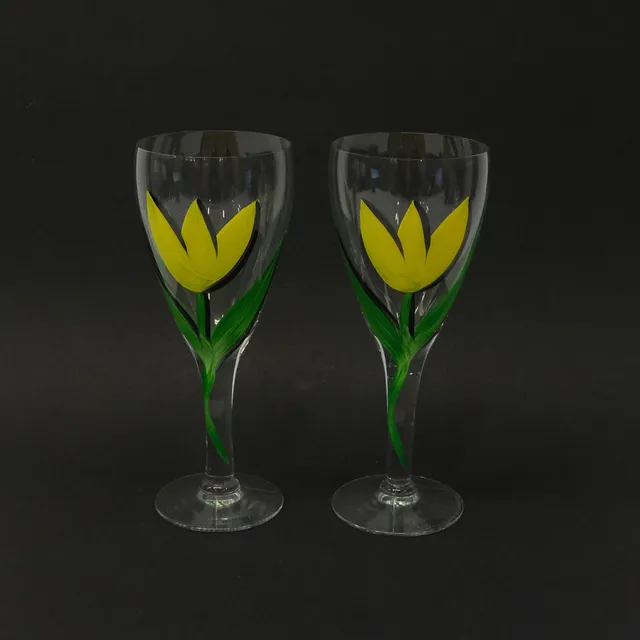 ULRICA HYDMAN-VALLIEN. TVÅ VINGLAS, "TULIPA", KOSTA BODA.