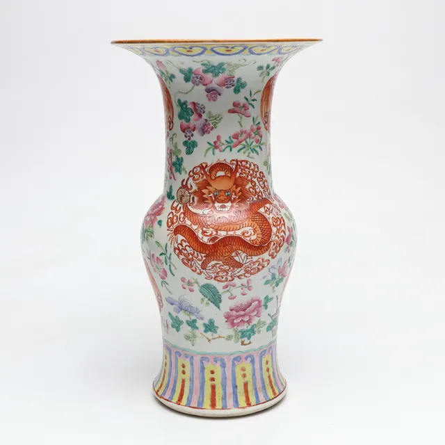 VAS, porslin, Kina, 1800/1900-tal.