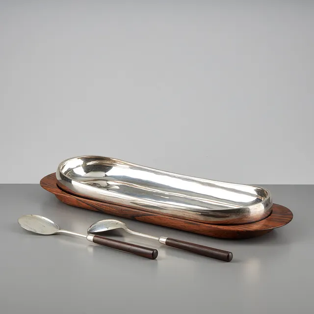 KAY BOJESEN. FAT OCH SERVERINGSBESTICK, silver och ädelträ, Danmark.