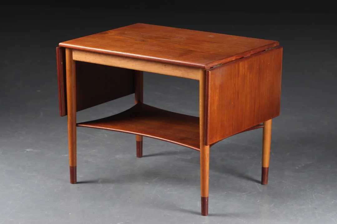 Børge Mogensen. Sofabord / klapbord af teak og bøg, 1950'erne — Furniture/Coffee tables, occasional tables — Lauritz