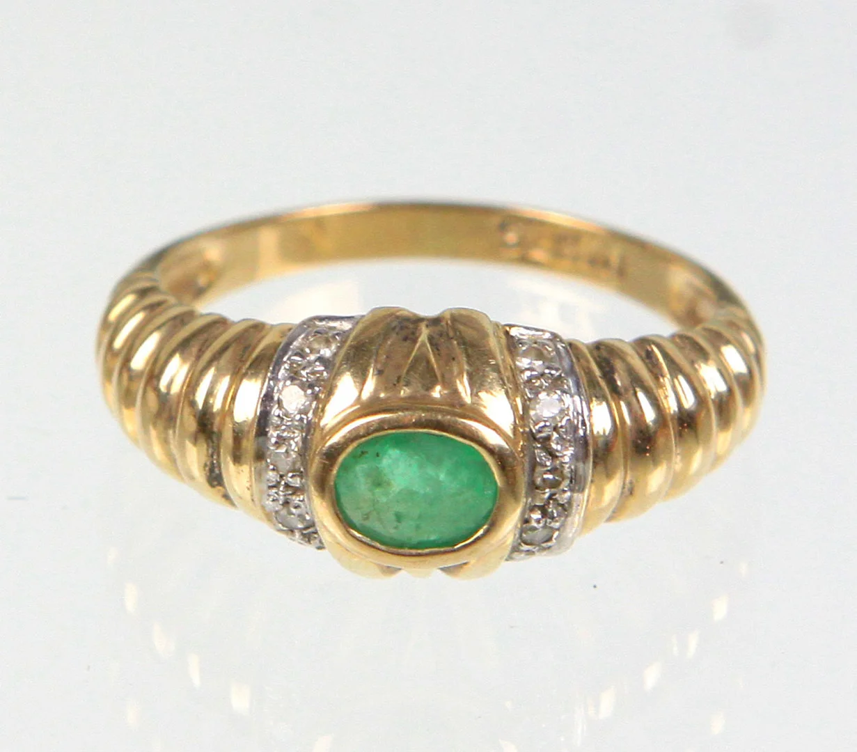 BRILLANT SMARAGD RING, GOLD 375. — Rings — Auktionshaus Bossard