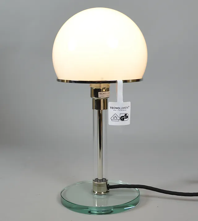 WILHELM WAGENFELD. WG 24 zwei Tischlampen.