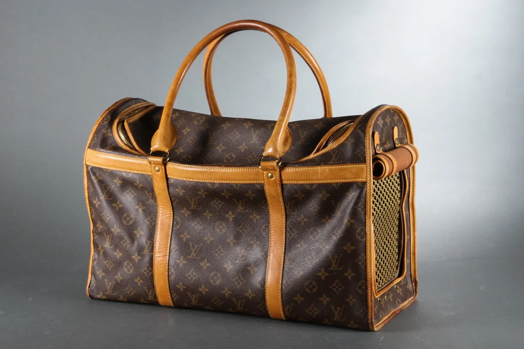 Louis Vuitton. Model 'Dog Carrier' 50 — Clothing, shoes and accessories/Bags — Lauritz