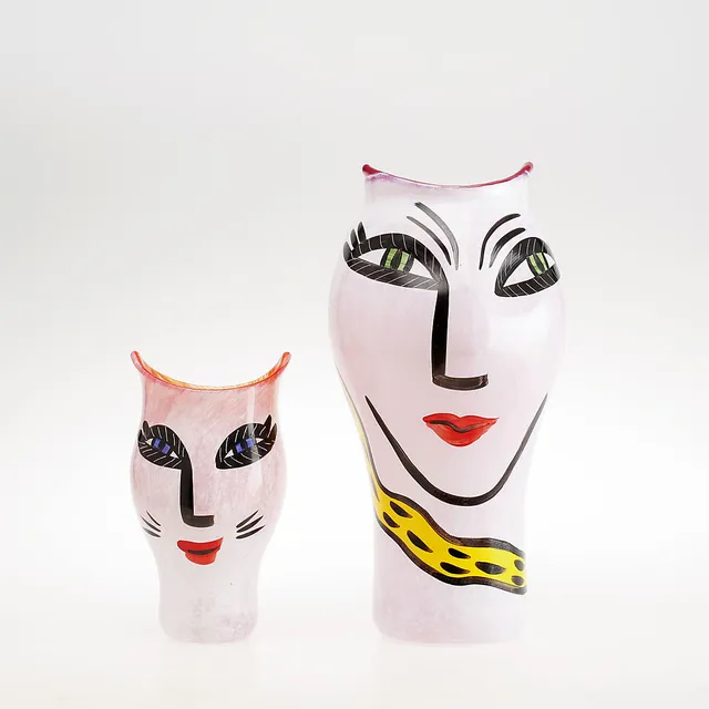 ULRICA HYDMAN-VALLIEN. VASER, 2 st, "Open minds", Kosta Boda.