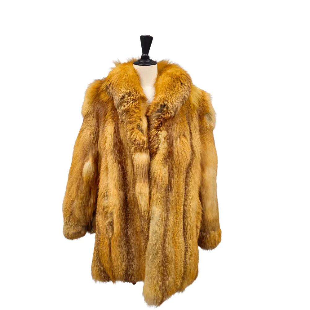 Chaquetón en zorro canada. — Vintage & Designer Fashion — Barcelona Auctions