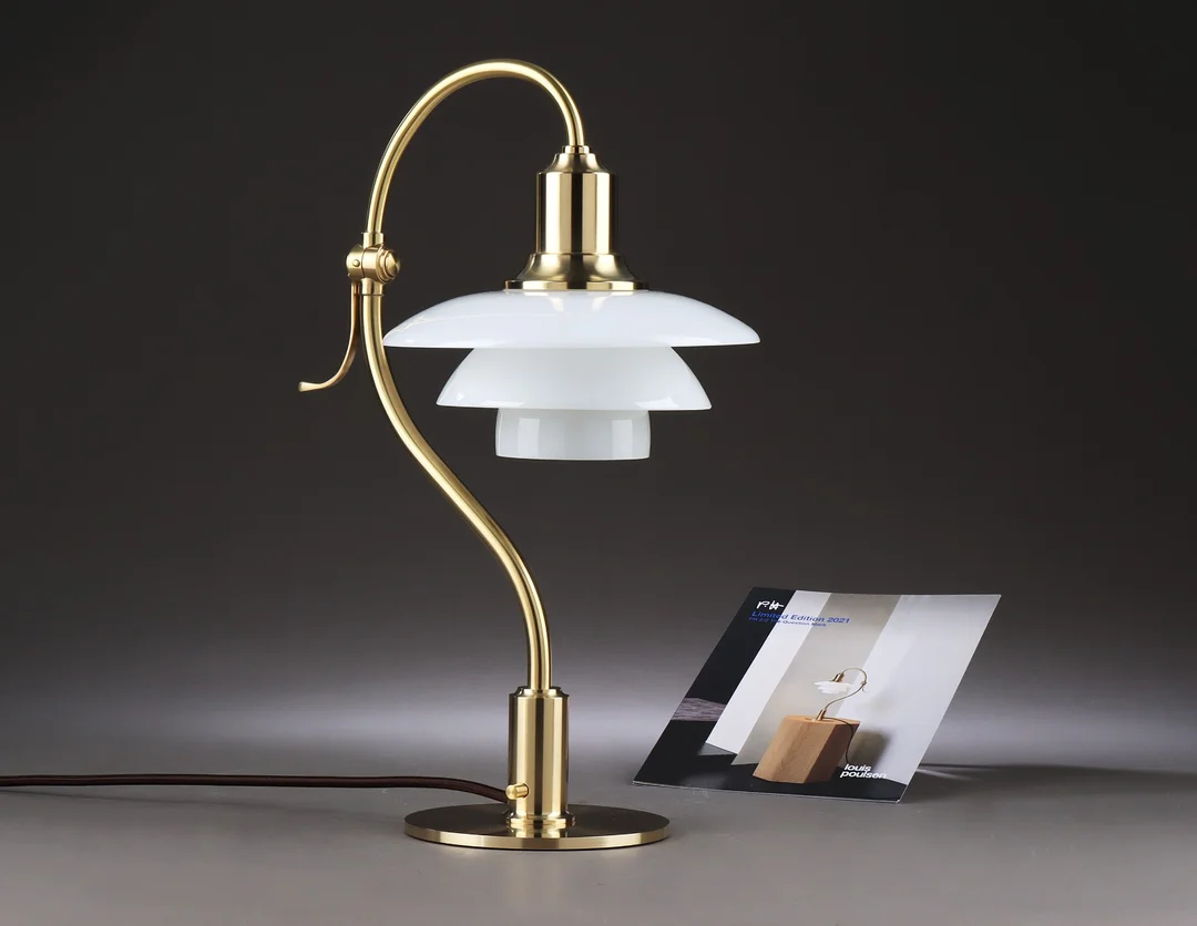 Poul Henningsen / Louis Poulsen. PH 2/2 'The question mark'. Limited Edition table lamp — Lamps and lighting/Table lamps — Lauritz