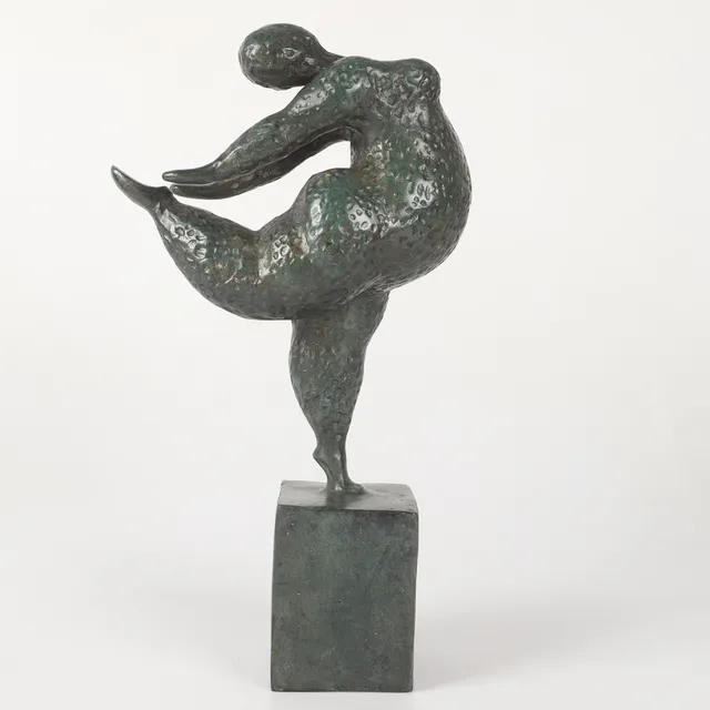 ANDREAS WARGENBRANT. Skulptur, ballerina, "Look at me", grönpatinerad brons, gjuten stämpel och signatur.