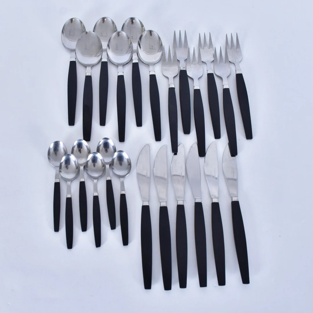 BESTICK, 24-delar, rostfritt stål/bakelit. — Miscellaneous — Halmstads Auktionskammare