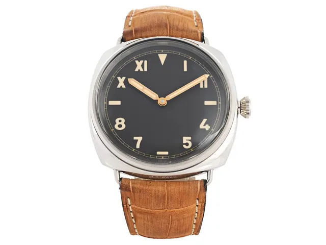 PANERAI, Radomir, Special Edition "3-days Oro Bianco", Cal P.3000, Verk nr. 004380, Serie nr. N446 / 501, Ref nr. PAM00376, Boett nr. OP6844 / BB1492952, herrur, 47 mm, 18K vitguld, manuell (3-dagars), plexiglas, glasbaksida, läderband, originalspänne, cert, maj 2012, box, ytterkartong (skadad).