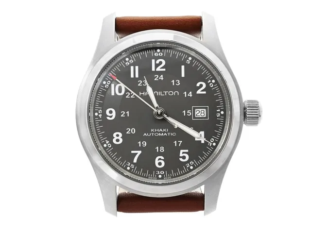 HAMILTON, Khaki Field, Cal ETA Co7611, Serie nr. W8U 8EB 2Z2, Ref nr. H70555533, Boett nr. H706050, herrur, 42 mm, stål, automatisk, safirglas, datum, glasbaksida, läderband, originalspänne, cert (ej komplett), ca december 2023, box, ytterkartong.