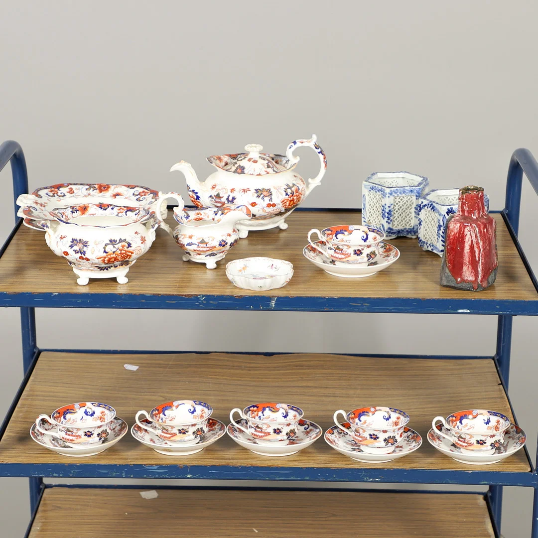 19THC ENGLISH TEA SERVICE & OTHER CERAMICS. — European — Lawrences Auctioneers