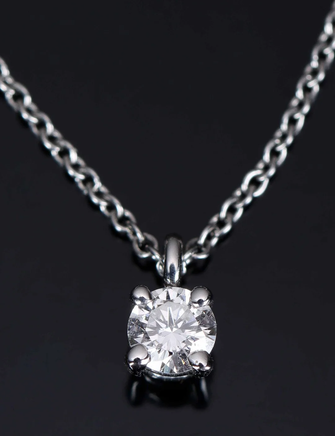 Tiffany & Co. Brilliant solitaire pendant with platinum necklace, approx. 0.12 ct — Jewellery/Necklaces, pendants — Lauritz