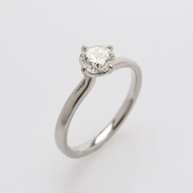 RING, PLATINA & BRILJANT OM CA 0,67 CT, BIRMINGHAM.