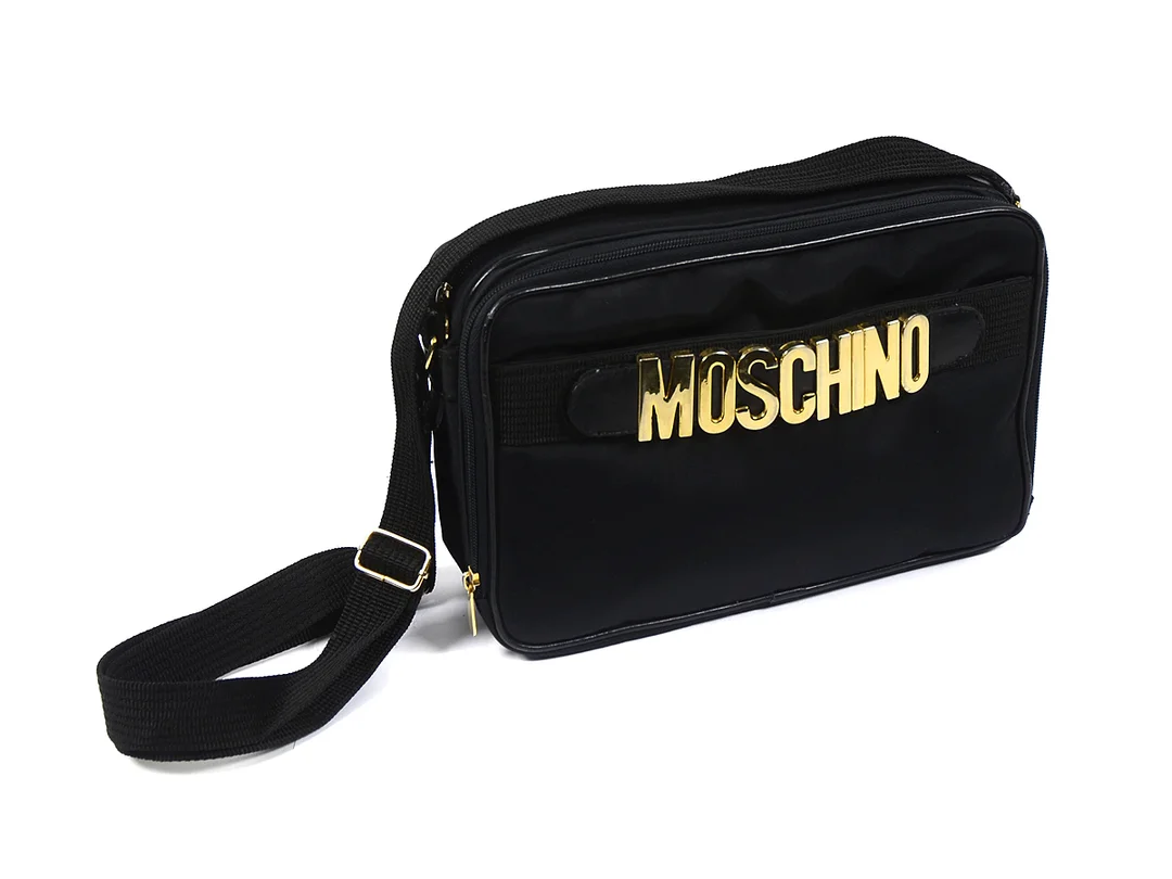 VÄSKA, MOSCHINO, svart tyg, läder, 26x17x7 cm, axelrem. — Accessoarer/Väskor — Kaplans