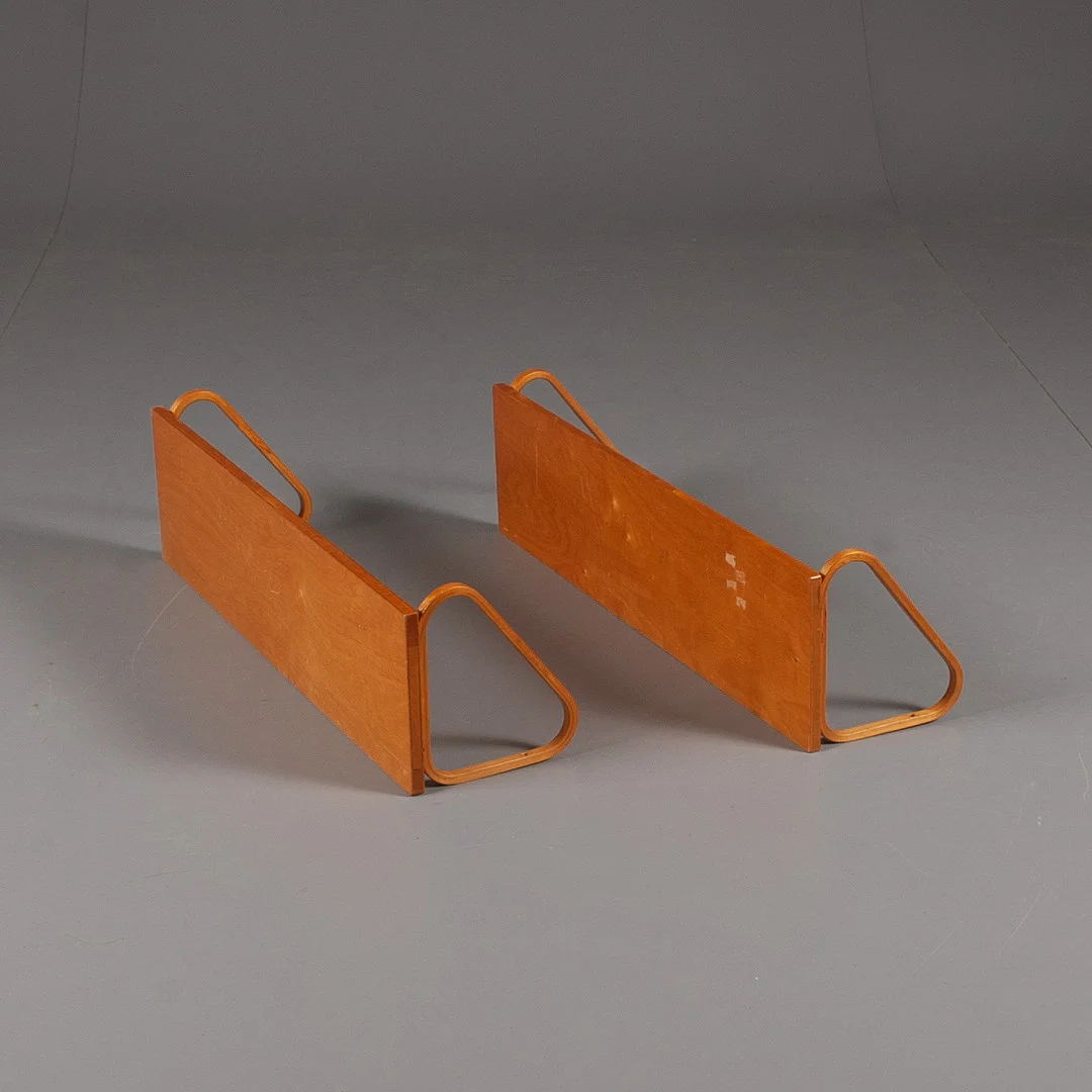 ALVAR AALTO. Hyllsektioner modell 112B, Finland, 1900-talets mitt. — Cupboards, Cabinets & Shelves — Laholms Auktionskammare