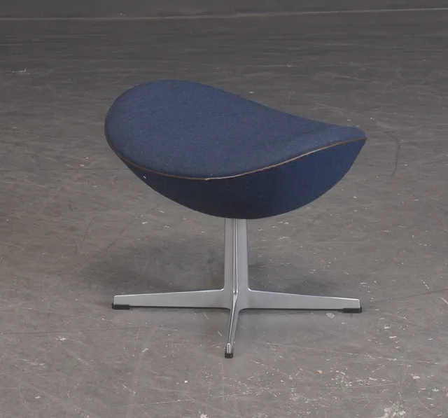 Arne Jacobsen for Fritz Hansen. Stool for 'The Egg' anniversary edition with blue canvas