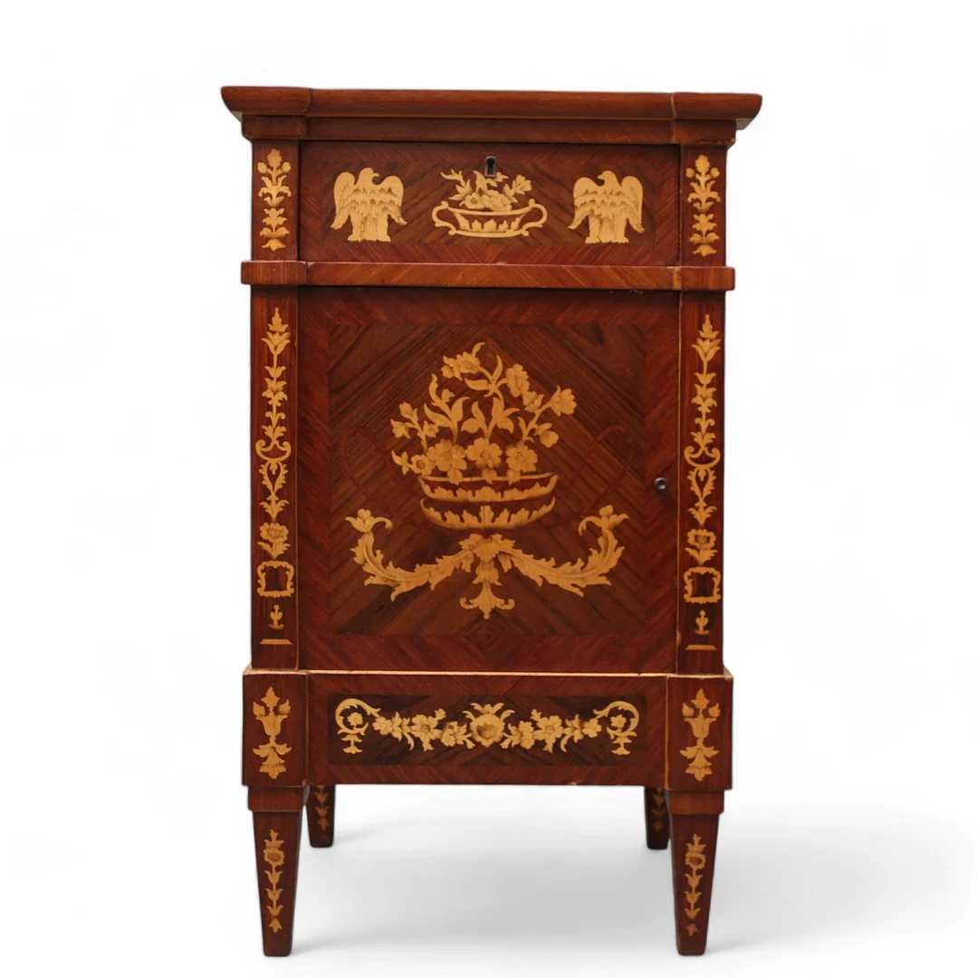 Small chest of drawers in the style of Giuseppe Maggiolini, from the beginning of the 20th century. — Chests of drawers — Balclis