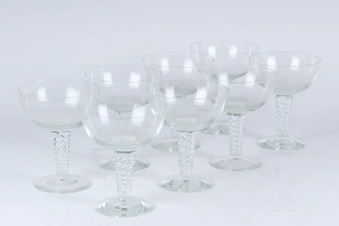 Jacob Bang for Holmegaard/Kastrup Glassworks. 8 champagne glasses, (8) — Glass, porcelain and ceramics/Glasses — Lauritz