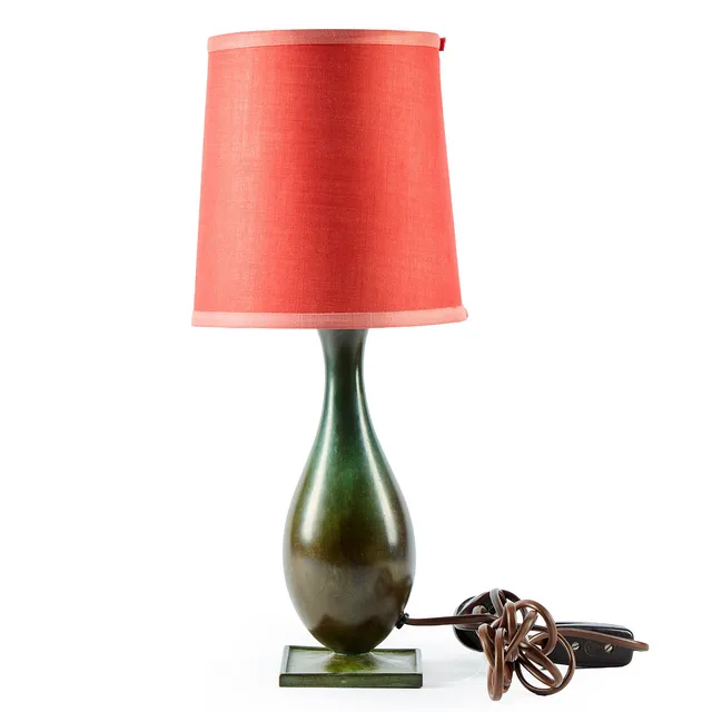 BORDSLAMPA. Brons, Guldsmedsaktiebolaget (GAB), Stockholm, 1930-tal.