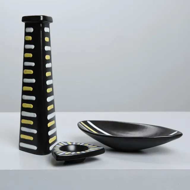 HJÖRDIS OLDFORS. "Trio", 2 delar, Upsala-Ekeby, 1954-58.