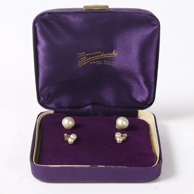 TWO PAIRS OF 9 CARAT GOLD AND PEARL EARRINGS (2).