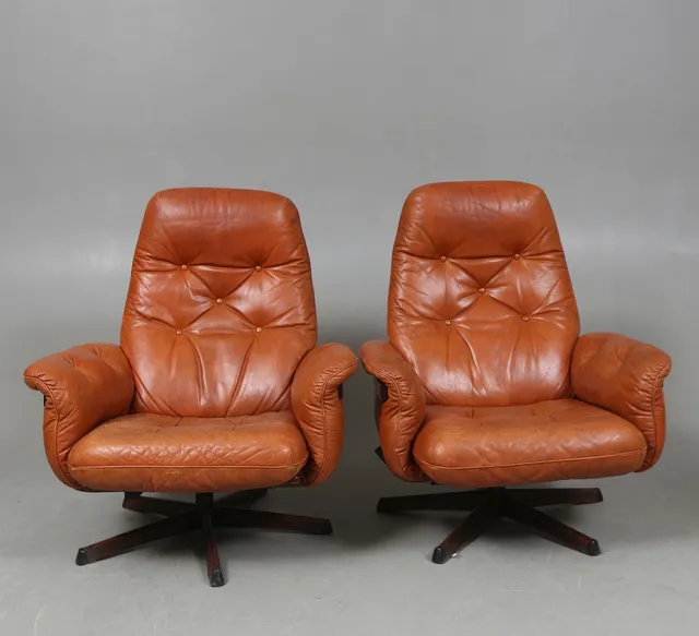 SNURRFÅTÖLJER, ett par, Göte Möbler, Nässjö, 1960/70-tal.