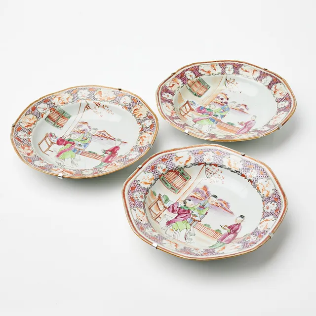 FAT, 3 dlr, Kina, 1800-tal, Daoguang, porslin, figurscen i emaljfärger.