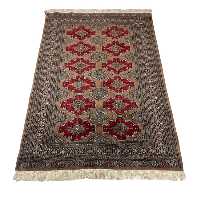 MATTA, orientalisk, handknuten, ca 128x182 cm.