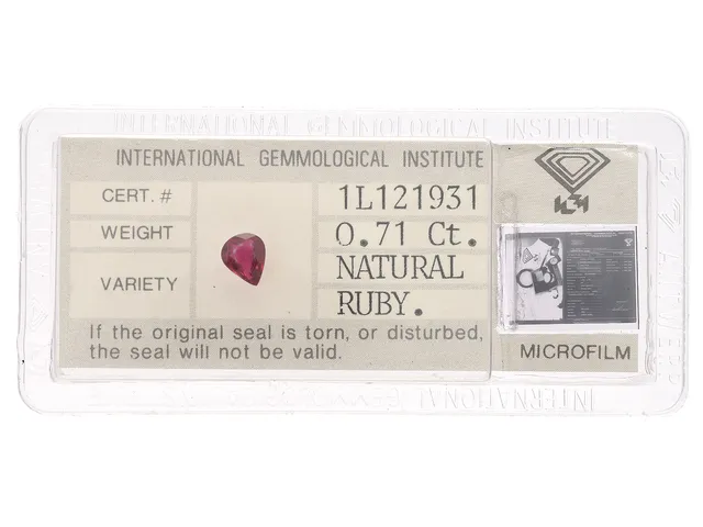 RUBIN, droppslipad, 0,71 ct, IGI certifikat, 1L121931.