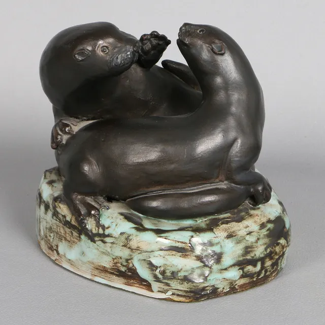 A STUDIO POTTERY SCULPTURE, 20TH CENTURY.