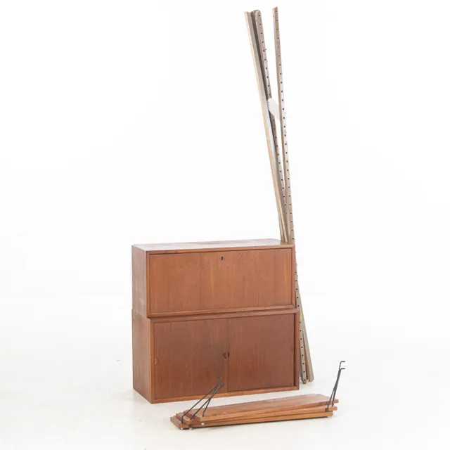 Wall-mounted teak shelving system (10+1)