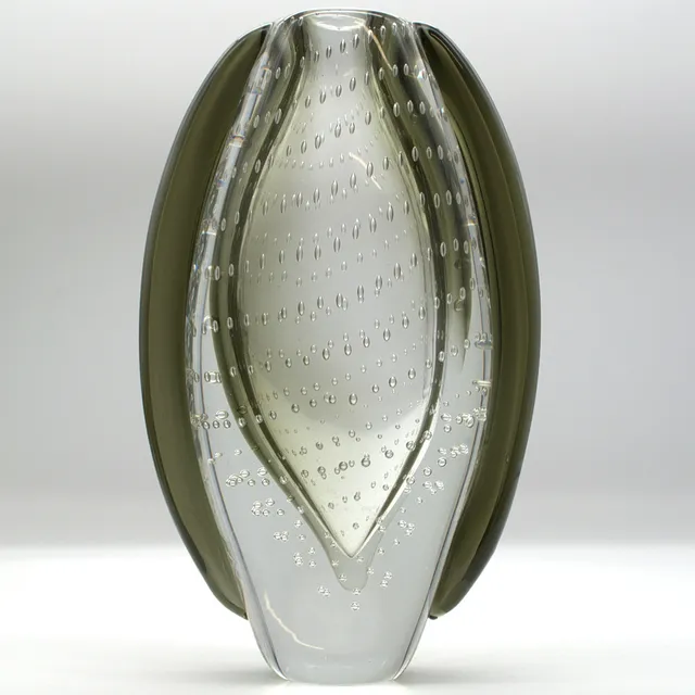 ARCHIMEDE SEGUSO. MURANOGLAS VASE MIT LUFTBLASEN, BULLICANTE BUBBLE, KLARES GLAS AUSSEN, INNEN GRÄULICH, 1970ER JAHRE.