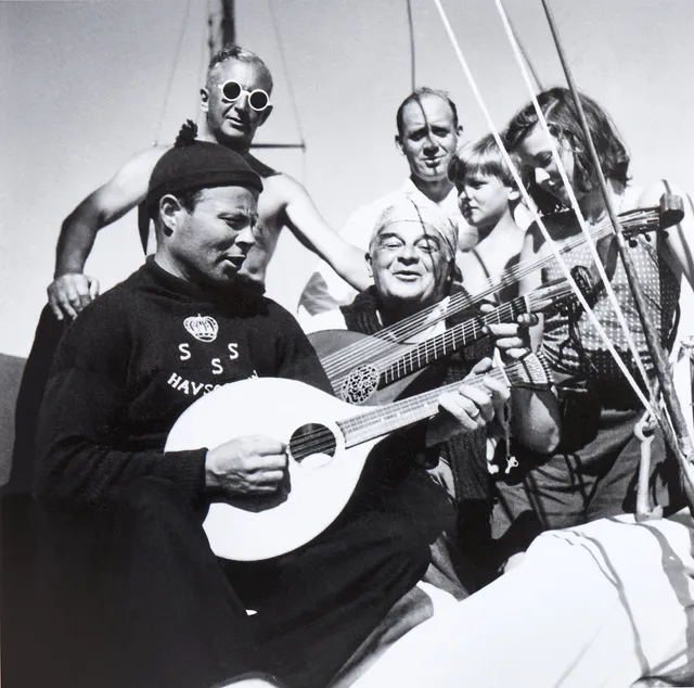 EVERT TAUBE. PER-OLOW ANDERSON (1921-1989). ”Evert Taube Sandhamnsregattan juli 1942”.