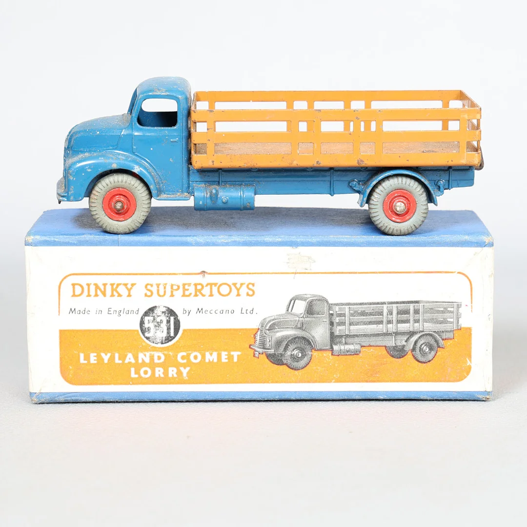 DINKY TOYS NO.531 LEYLAND COMET LORRY. — Model cars — Bishop & Miller