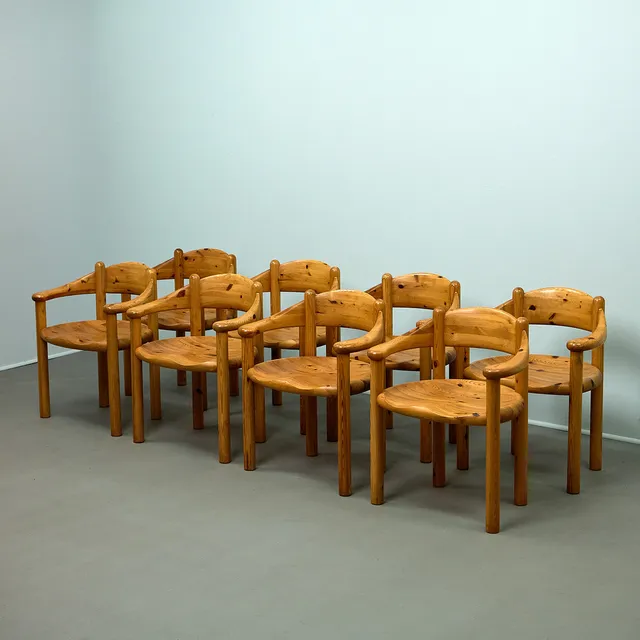 RAINER DAUMILLER. Hirtshals Savværk. Set Stühle / Armlehnstühle, Kiefer, Dänemark, 1980er Jahre. (8).