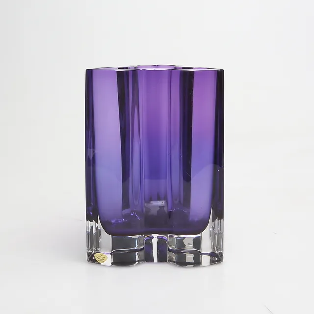 ANN WÅHLSTRÖM. Vas, glas, Kosta Boda, signerad.