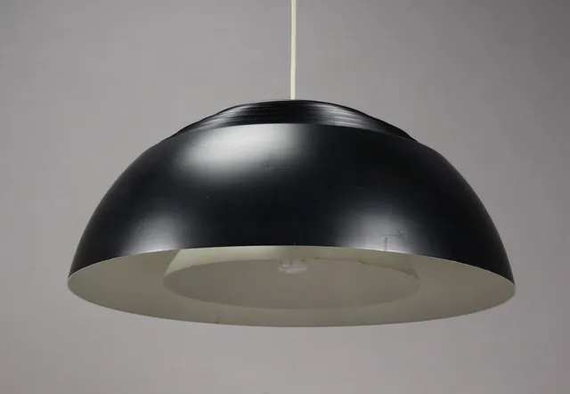 Arne Jacobsen for Louis Poulsen. AJ Royal pendel, Ø 50 cm