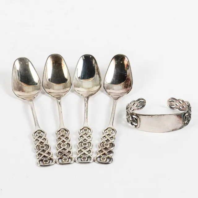 DAVID ANDERSEN. "Ringebu", 4 Kaffeskedar och servettring, silver, Norge.