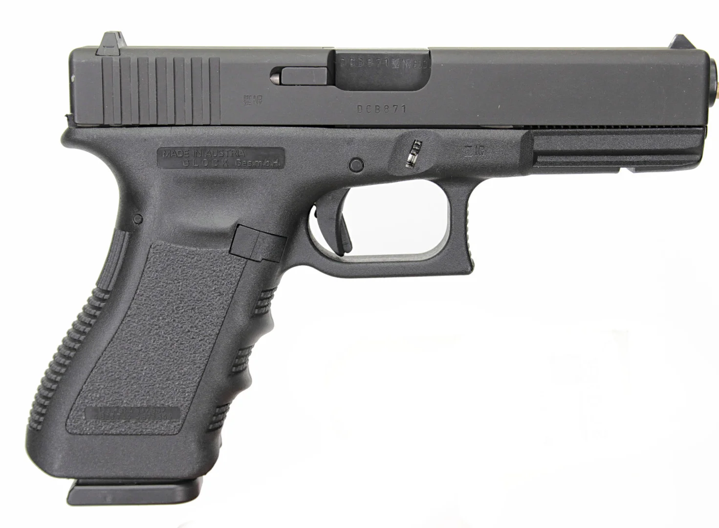 129. PISTOL, österikisk, Halvautomatisk, fabrikat Glock, modell 17, kaliber 9x19, tillv.nr DCB871. — Pistols — Walter Borg