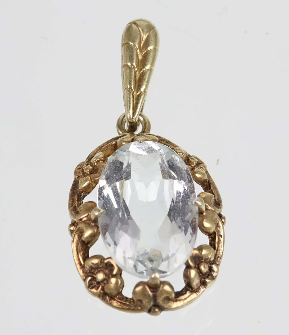 ART DEKO ANHÄNGER, Silber vergoldet. — Brooches & Pendants — Auktionshaus Bossard